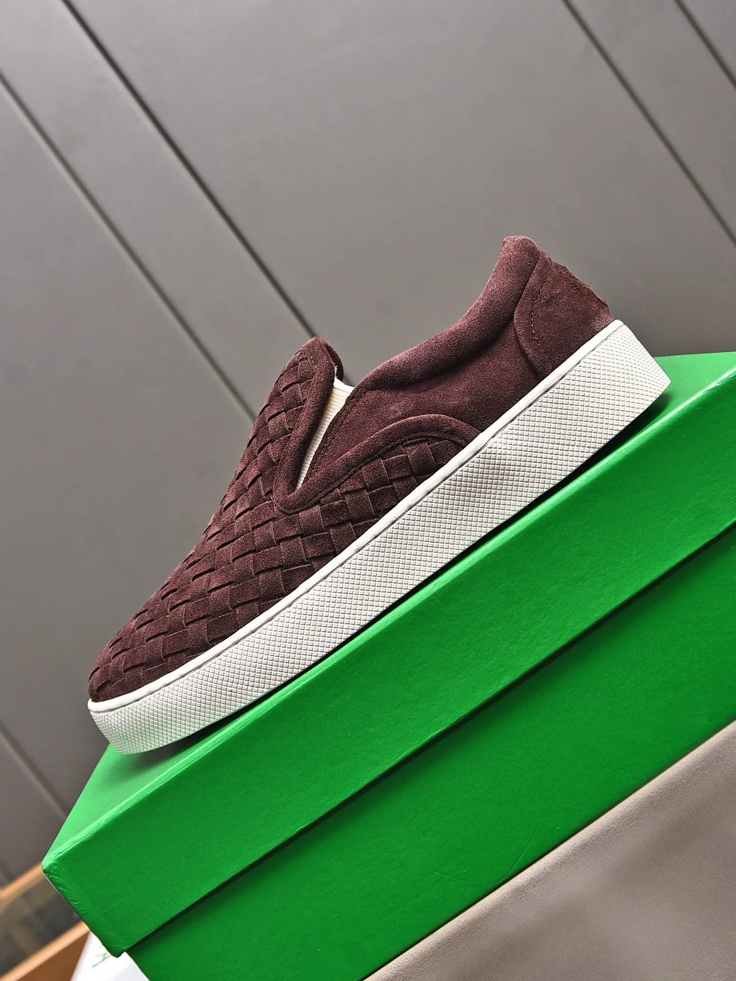 Men's shoes 💰460 [Sleeves series] BOTTEG* VENET* - high-end boutique Size: 38-44 (45 customized) BV new product, first-layer cowhide artificially woven classic style harmoniously blends with contemporary fashion temperament, rubber soles are light and flexible, water-dyed sheepskin pads! [Taobao, Tmall, and live streaming are the first choices]